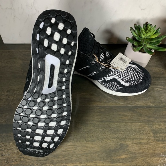 adidas UltraBOOST 5.0 Oreo - Picture 8 of 8